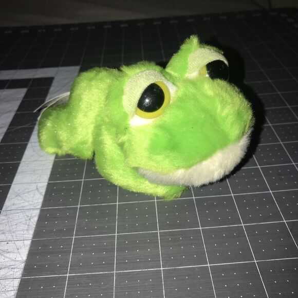 Aurora Frog Green White Laying Down Plush Stuffed AnimalToy Yellow Eyes Small 7" - Picture 1 of 5